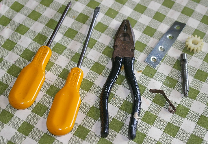 Kenwood gearbox repair tools used